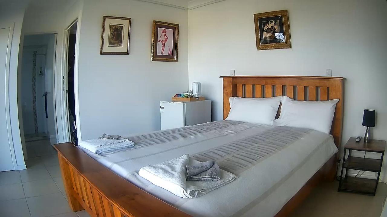 Margs Bed And Breakfast Bowen Exterior photo