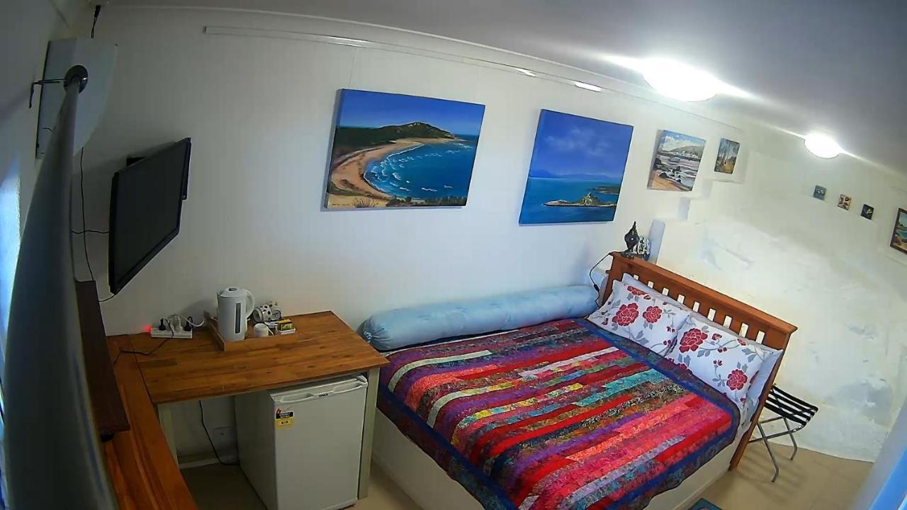 Margs Bed And Breakfast Bowen Exterior photo